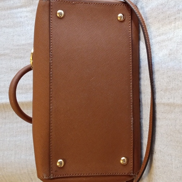 Michael Kors Camel Tan Handbag With Crossbody Strap - Picture 9 of 13